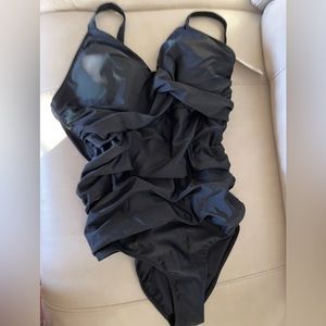 Brand new Cyn&Luca swimsuit ladies size XXL